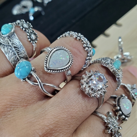 24 Mixed Style Rings - Picture 6 of 11